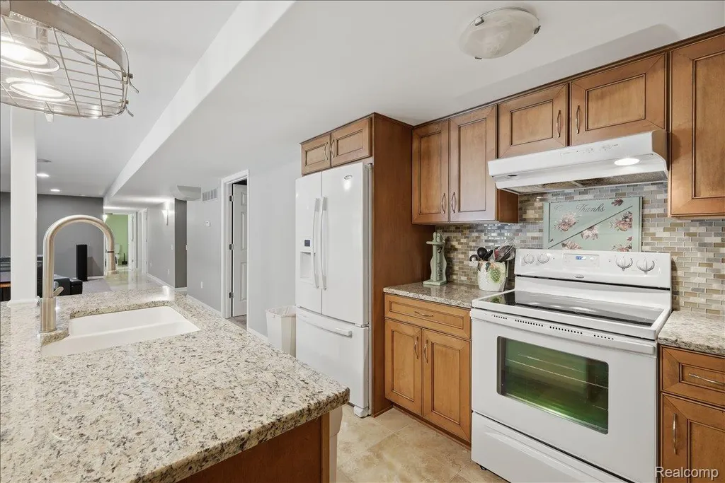 1350 Bald Eagle Lake Road Groveland Township MI 48462