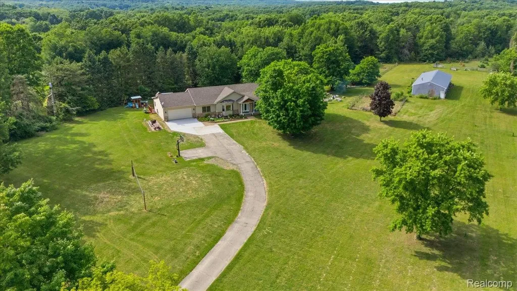 1350 Bald Eagle Lake Road Groveland Township MI 48462