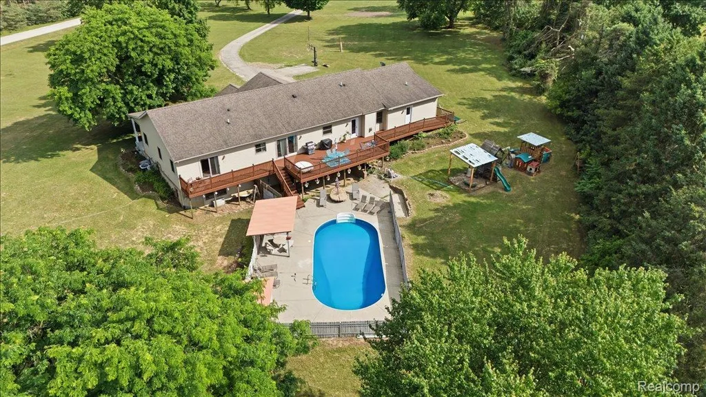 1350 Bald Eagle Lake Road Groveland Township MI 48462