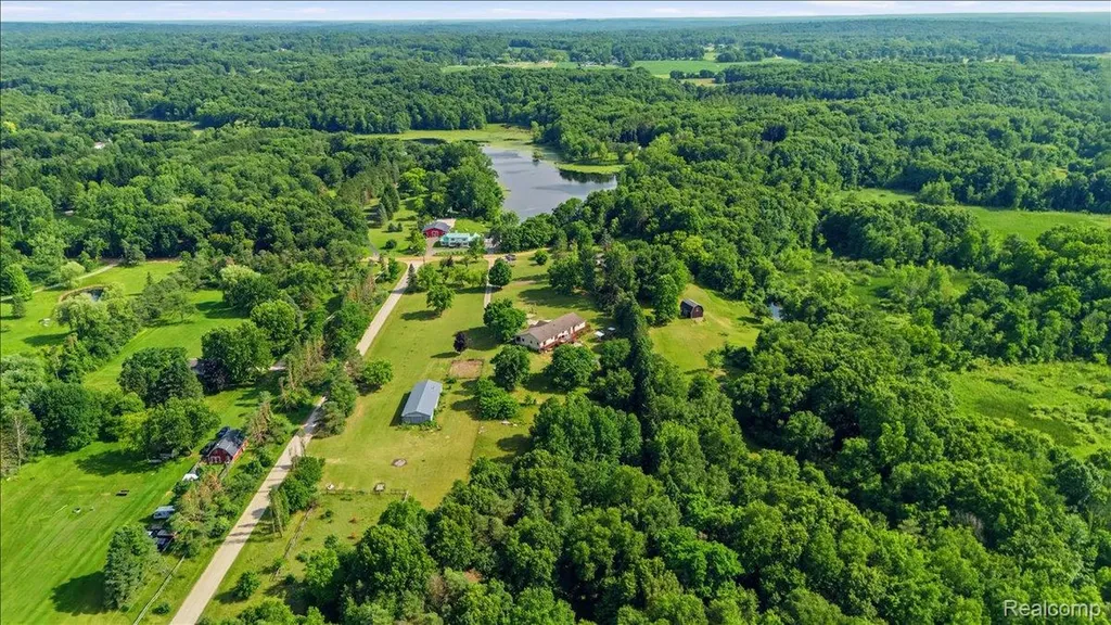 1350 Bald Eagle Lake Road Groveland Township MI 48462
