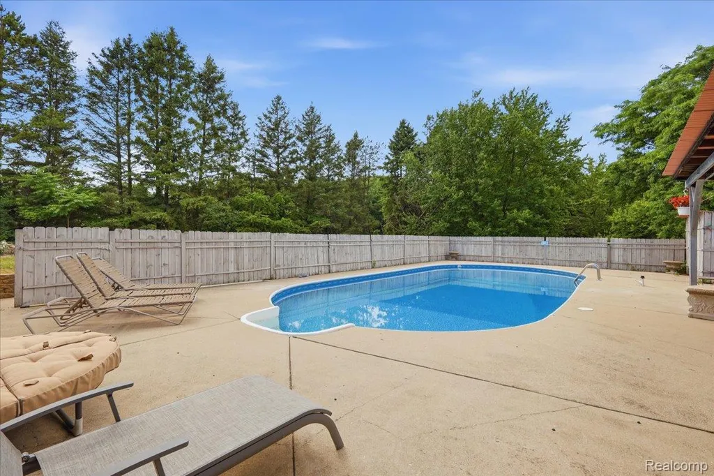 1350 Bald Eagle Lake Road Groveland Township MI 48462