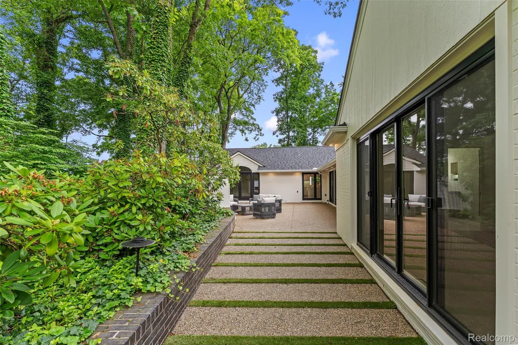 4154 Nearbrook Road Bloomfield Hills City MI 48302