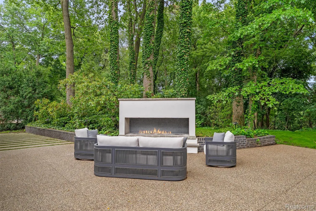4154 Nearbrook Road Bloomfield Hills City MI 48302