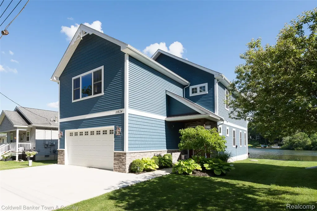 11634 Island Court Hartland Township MI 48353