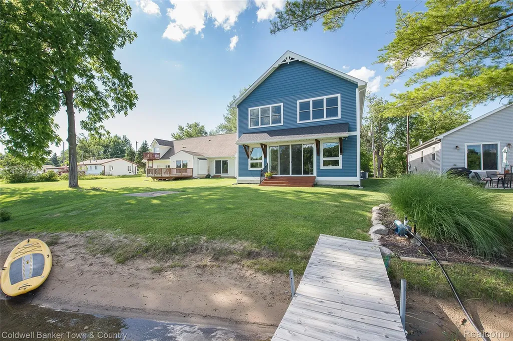 11634 Island Court Hartland Township MI 48353