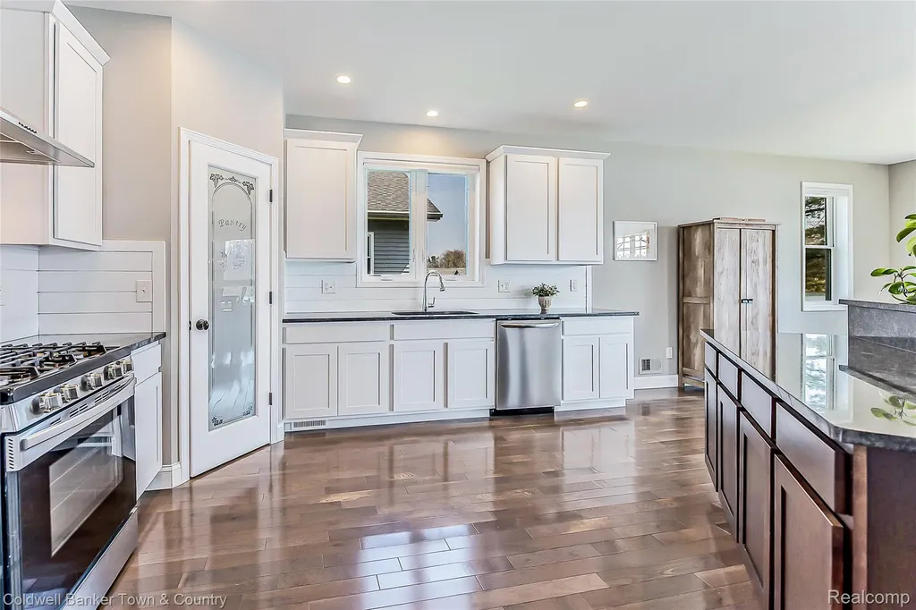 11634 Island Court Hartland Township MI 48353