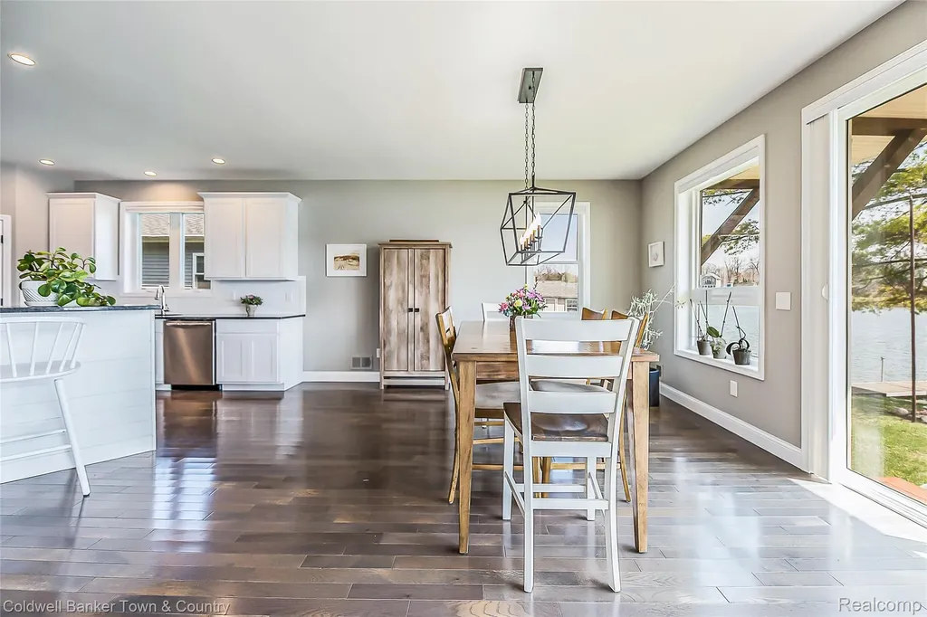 11634 Island Court Hartland Township MI 48353