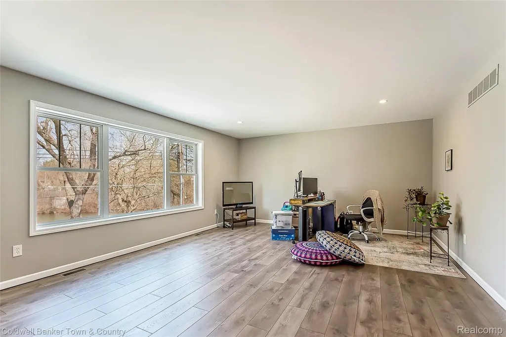 11634 Island Court Hartland Township MI 48353