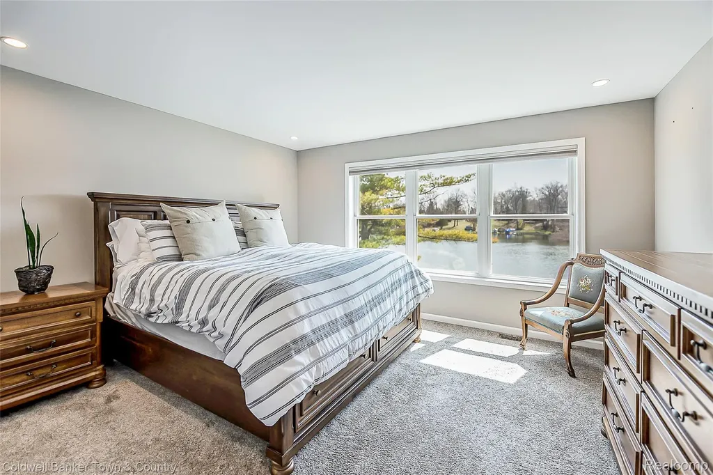 11634 Island Court Hartland Township MI 48353
