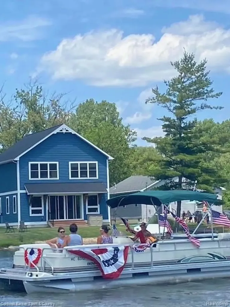 11634 Island Court Hartland Township MI 48353