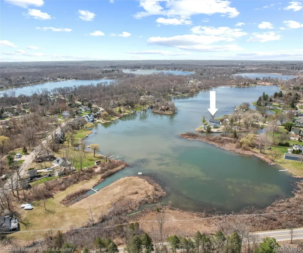 11634 Island Court Hartland Township MI 48353