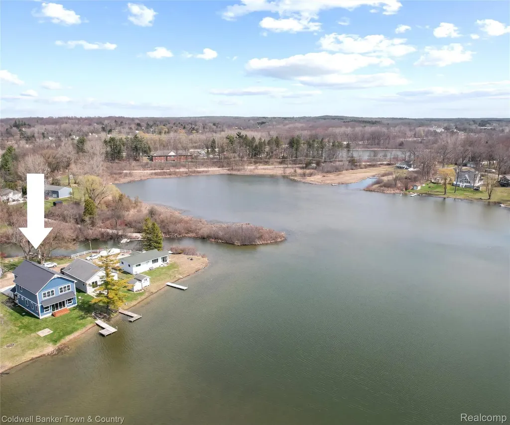 11634 Island Court Hartland Township MI 48353