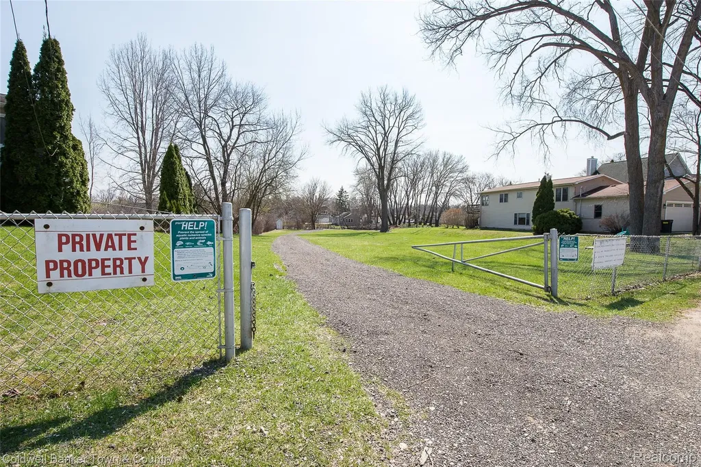 11634 Island Court Hartland Township MI 48353