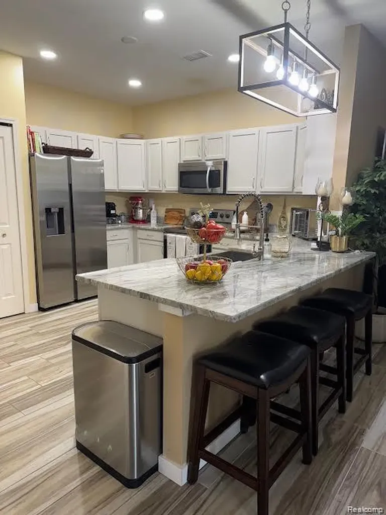 47544 Pembroke Drive Canton Charter Township MI 48188