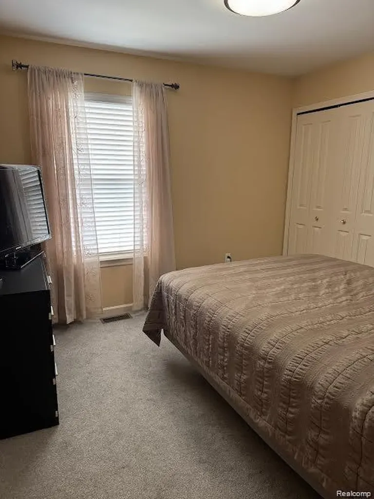 47544 Pembroke Drive Canton Charter Township MI 48188