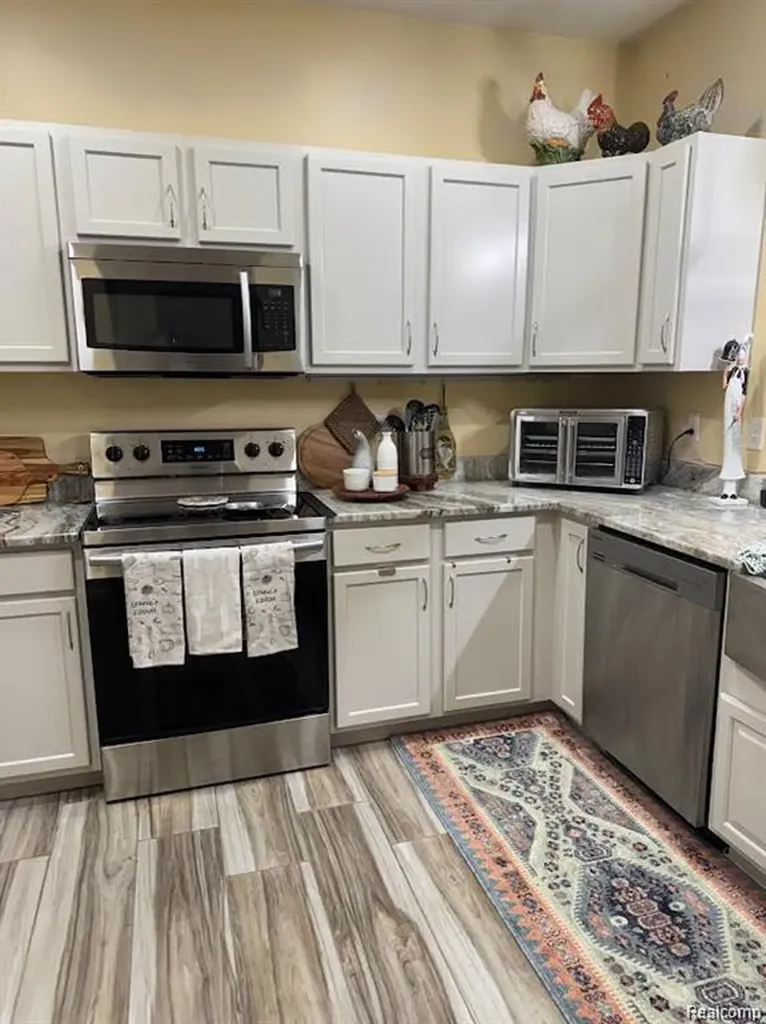 47544 Pembroke Drive Canton Charter Township MI 48188