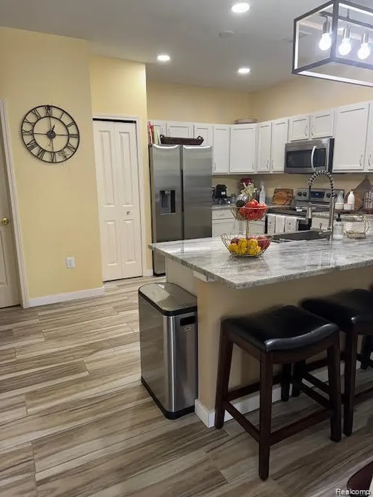 47544 Pembroke Drive Canton Charter Township MI 48188