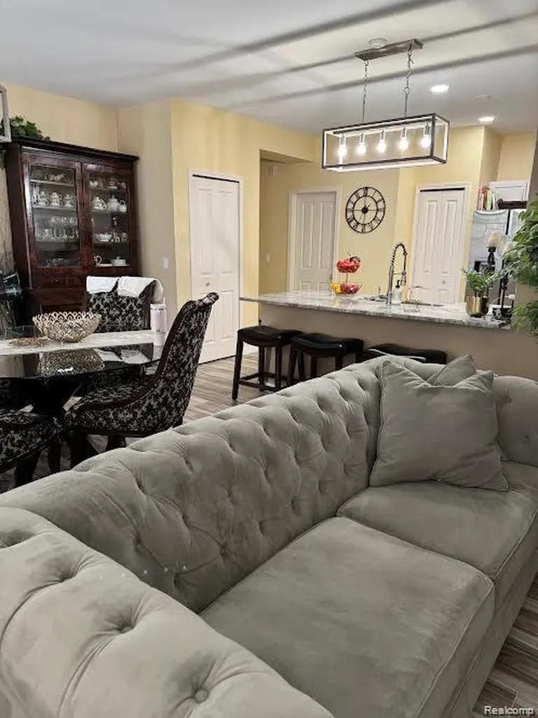 47544 Pembroke Drive Canton Charter Township MI 48188