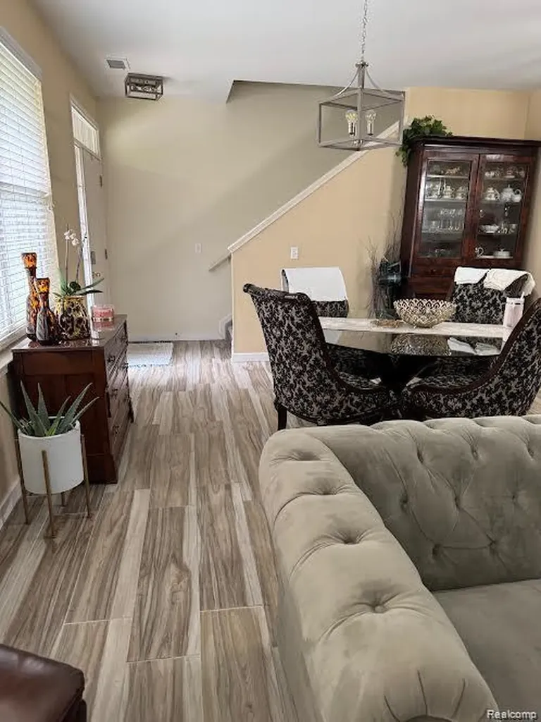 47544 Pembroke Drive Canton Charter Township MI 48188