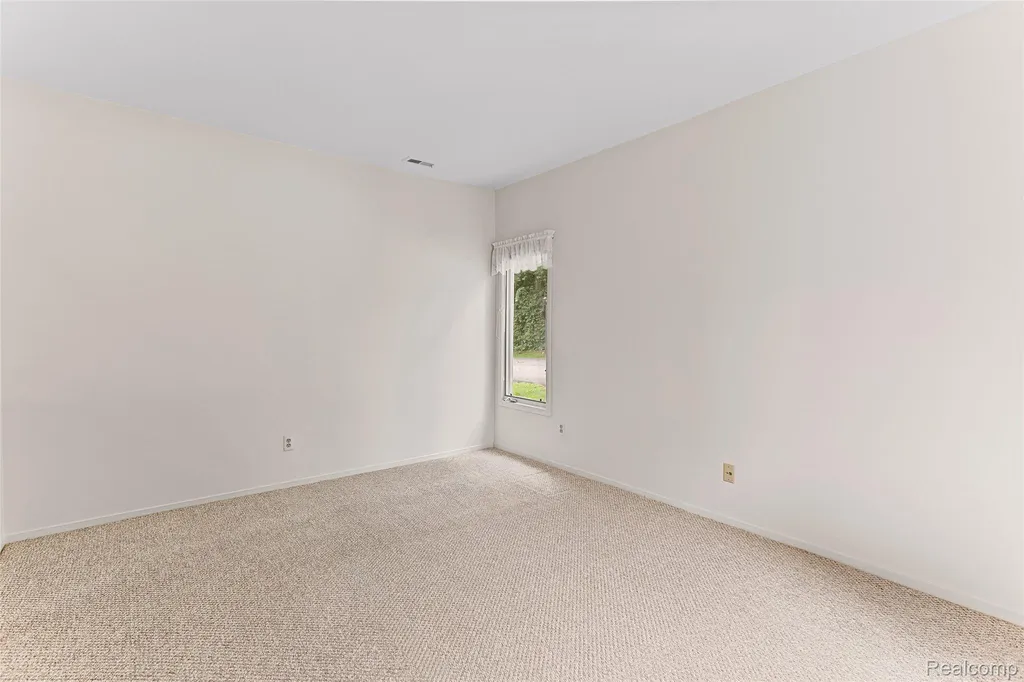 29231 Laurel Drive Farmington Hills City MI 48331