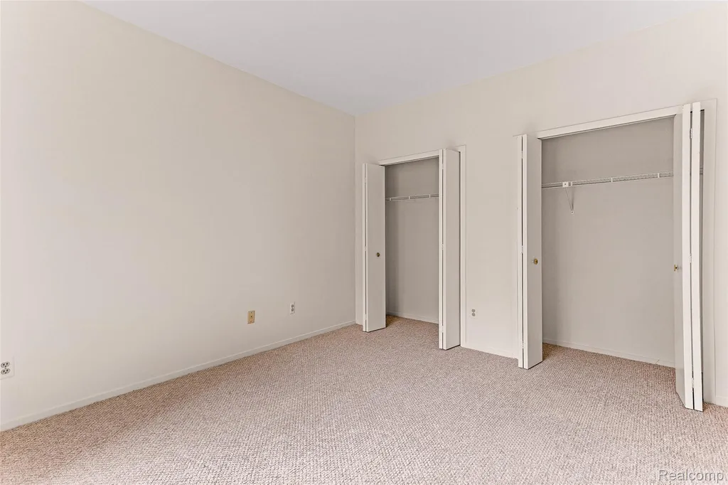 29231 Laurel Drive Farmington Hills City MI 48331
