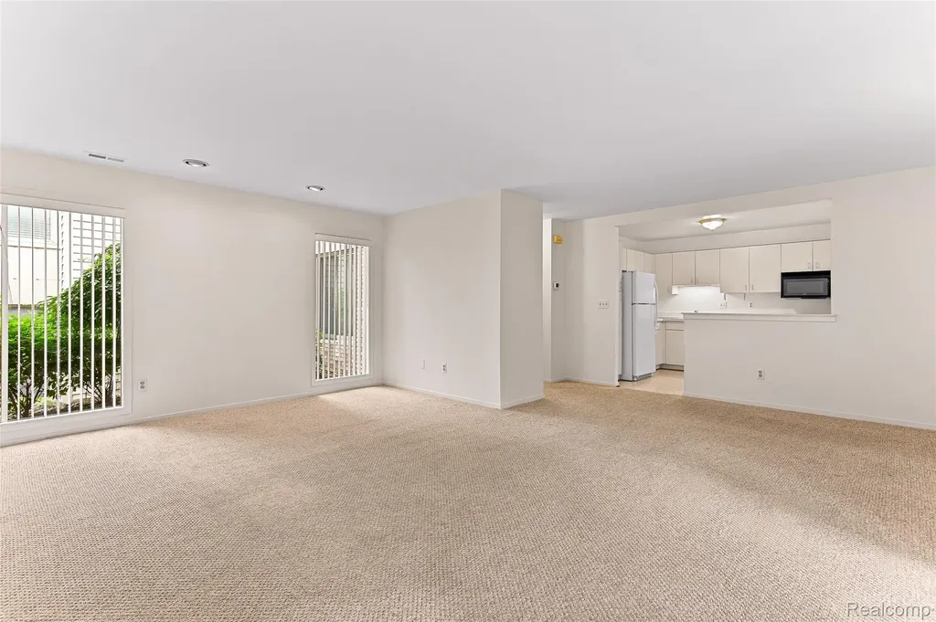 29231 Laurel Drive Farmington Hills City MI 48331