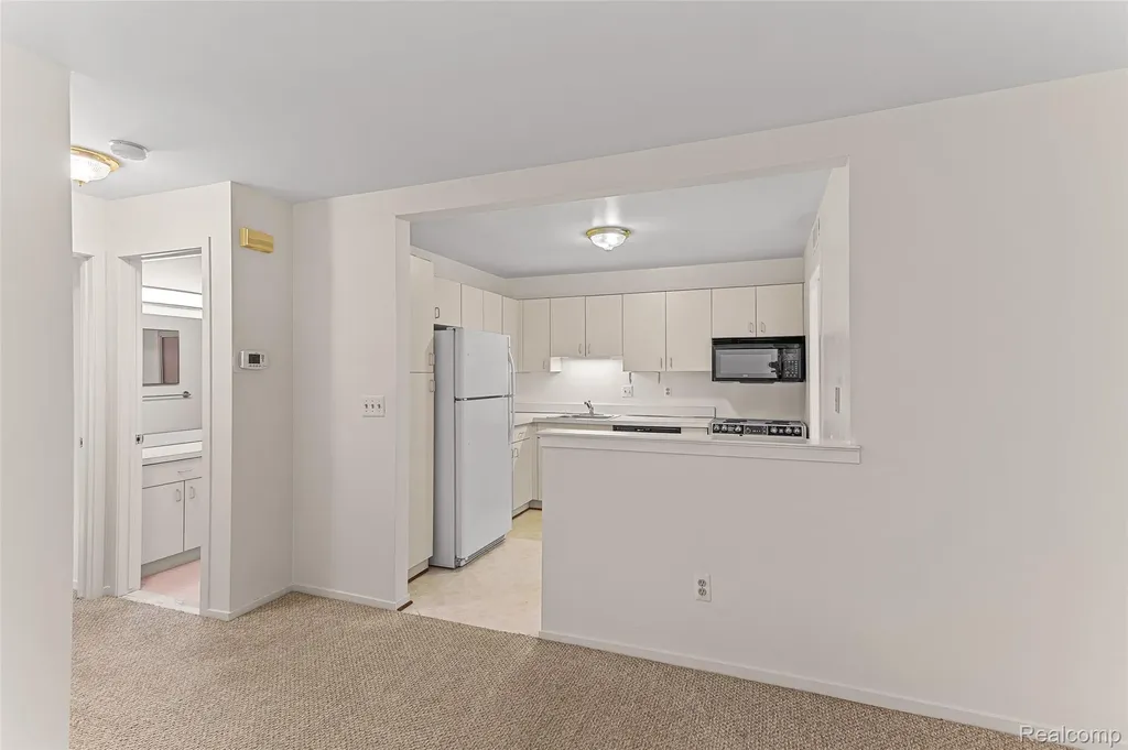 29231 Laurel Drive Farmington Hills City MI 48331