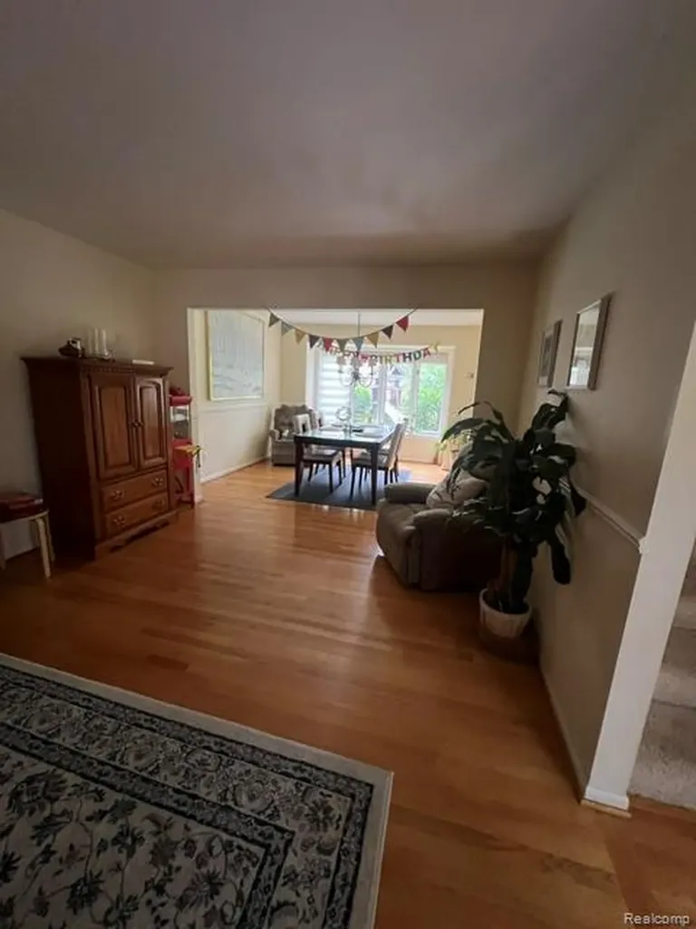 37892 Stableview Drive Farmington Hills City MI 48335
