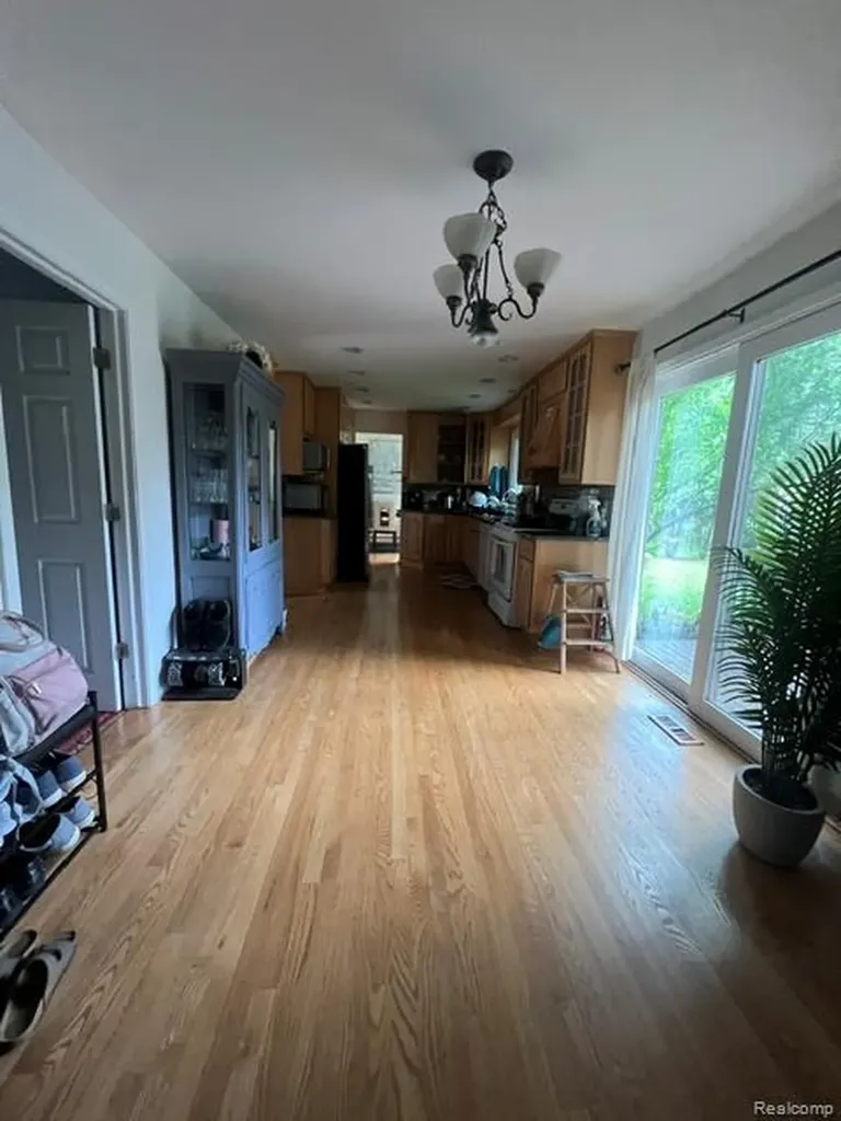 37892 Stableview Drive Farmington Hills City MI 48335