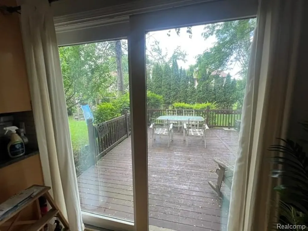 37892 Stableview Drive Farmington Hills City MI 48335