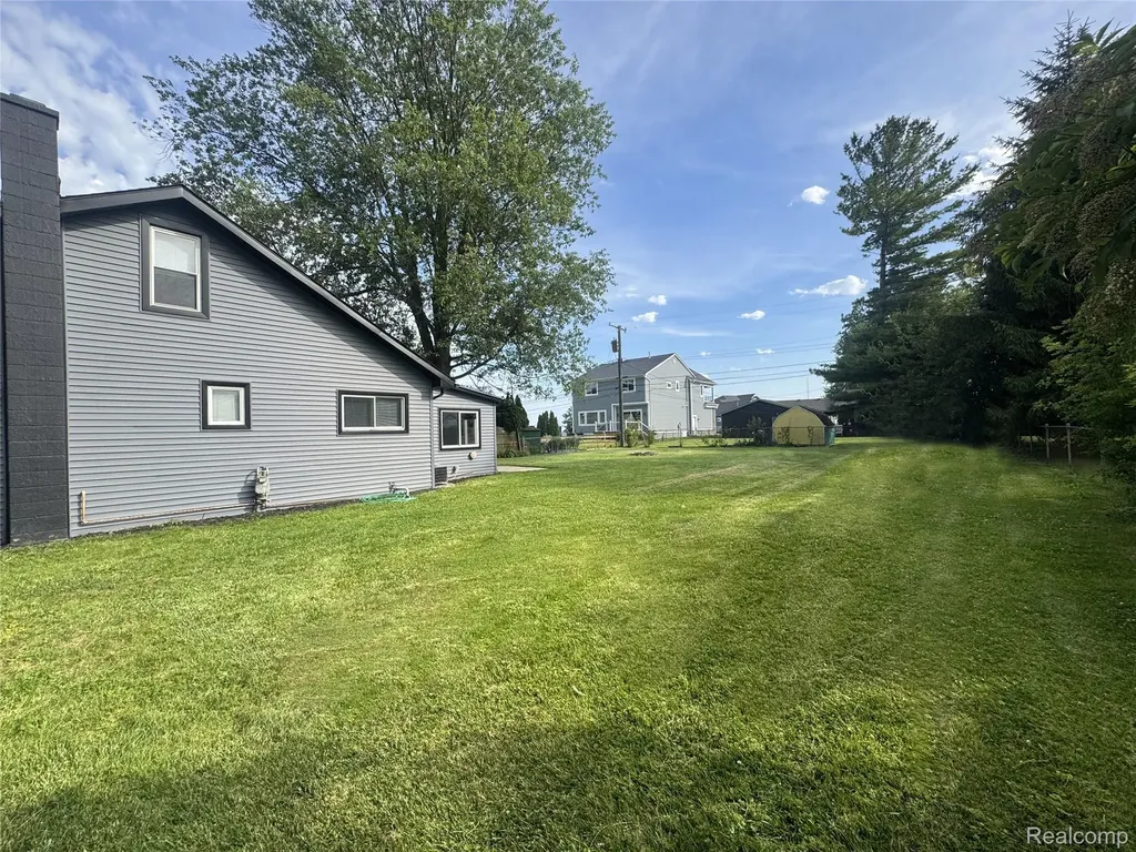28150 Hiller Street Harrison Charter Township MI 48045
