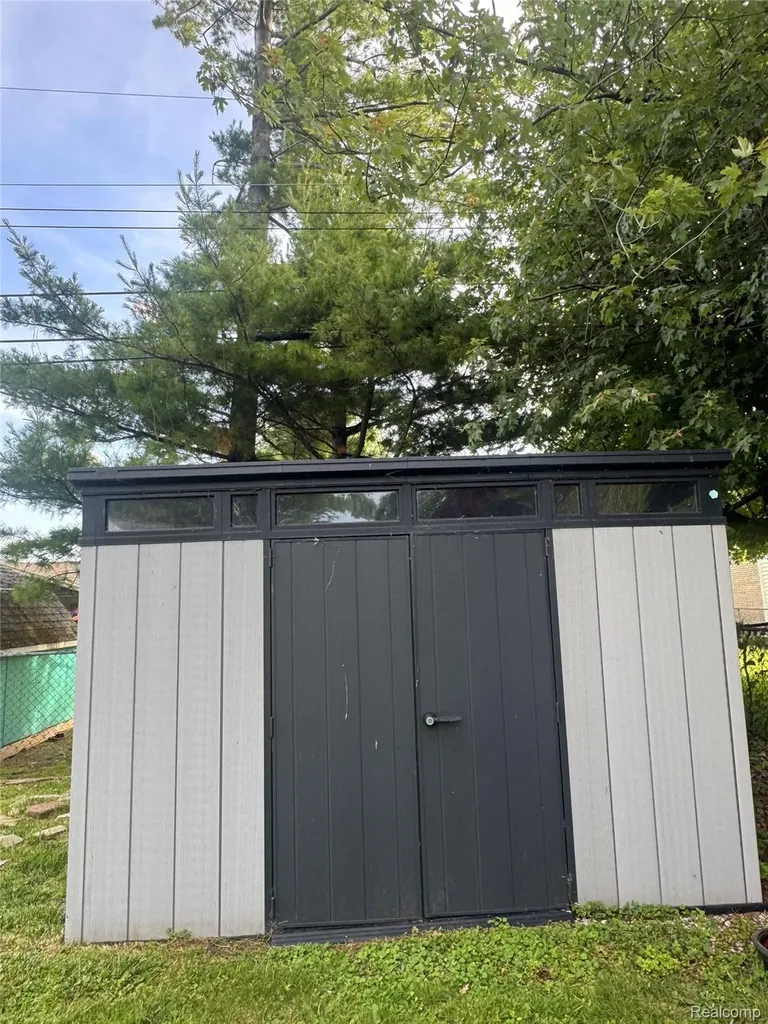 28150 Hiller Street Harrison Charter Township MI 48045
