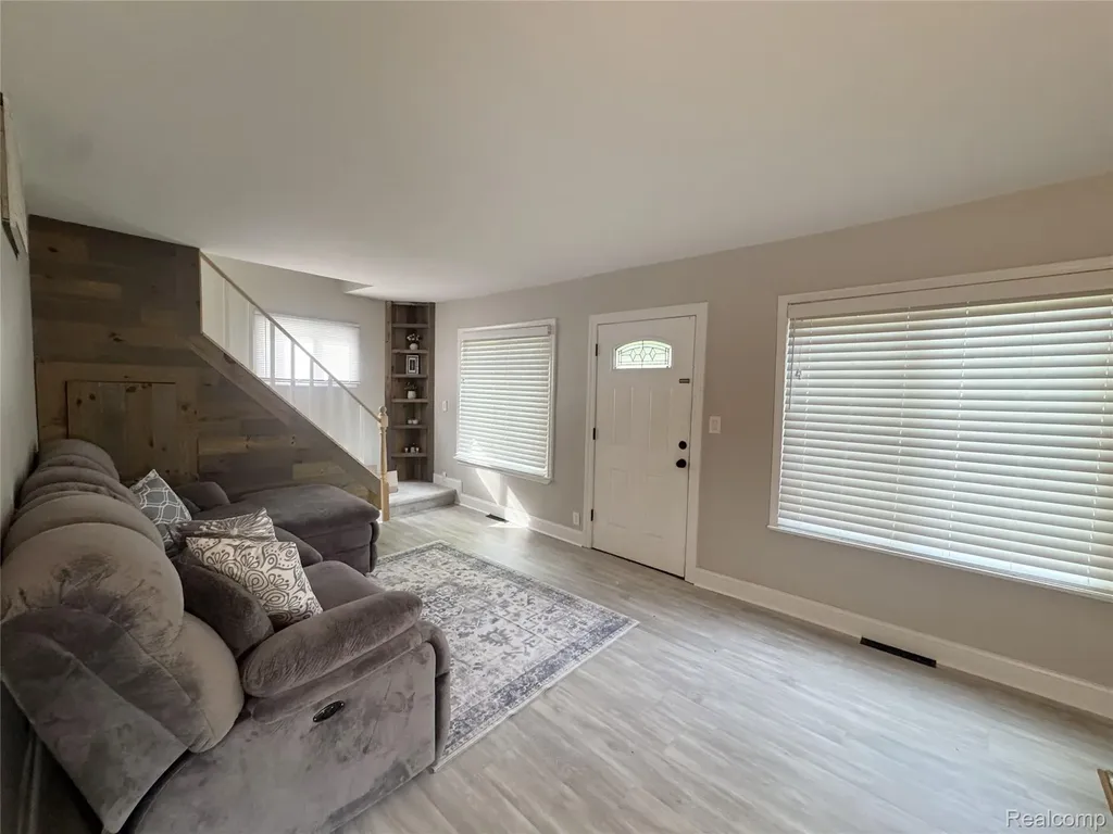 28150 Hiller Street Harrison Charter Township MI 48045