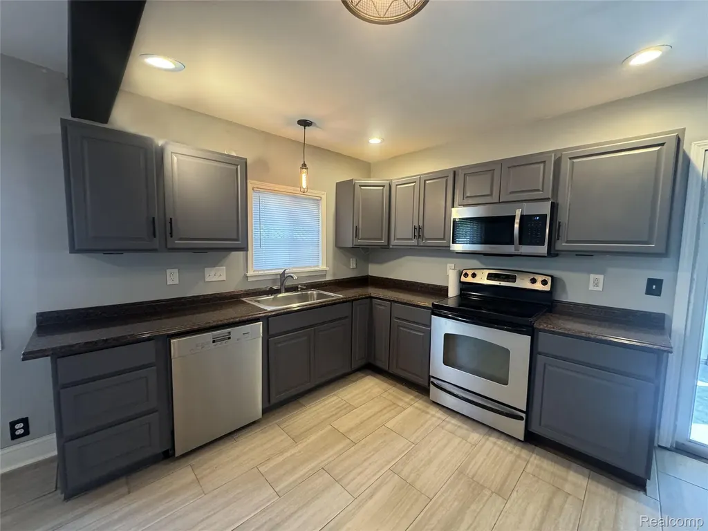 28150 Hiller Street Harrison Charter Township MI 48045