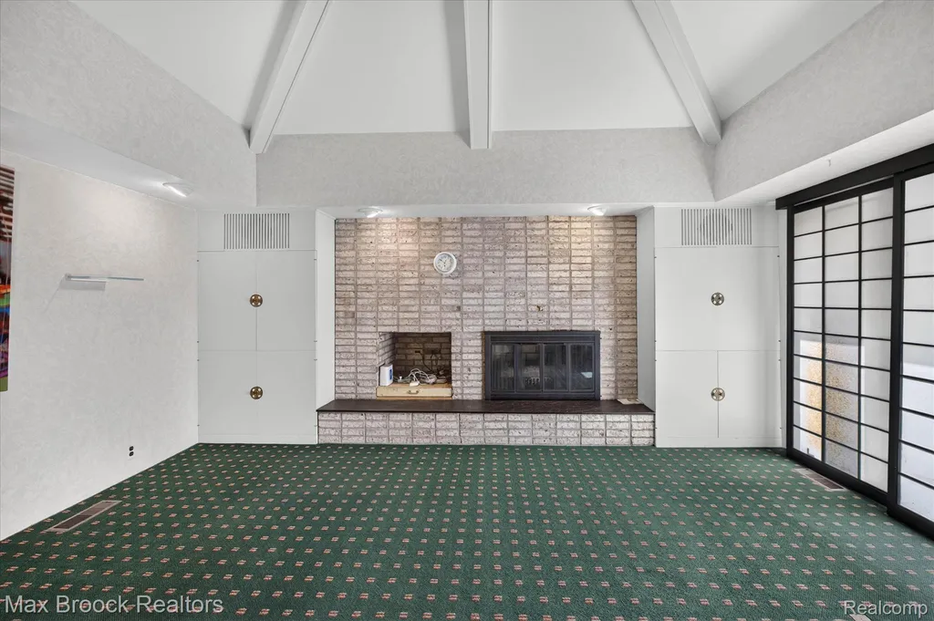 22262 Chatsford Circuit Street Southfield City MI 48034