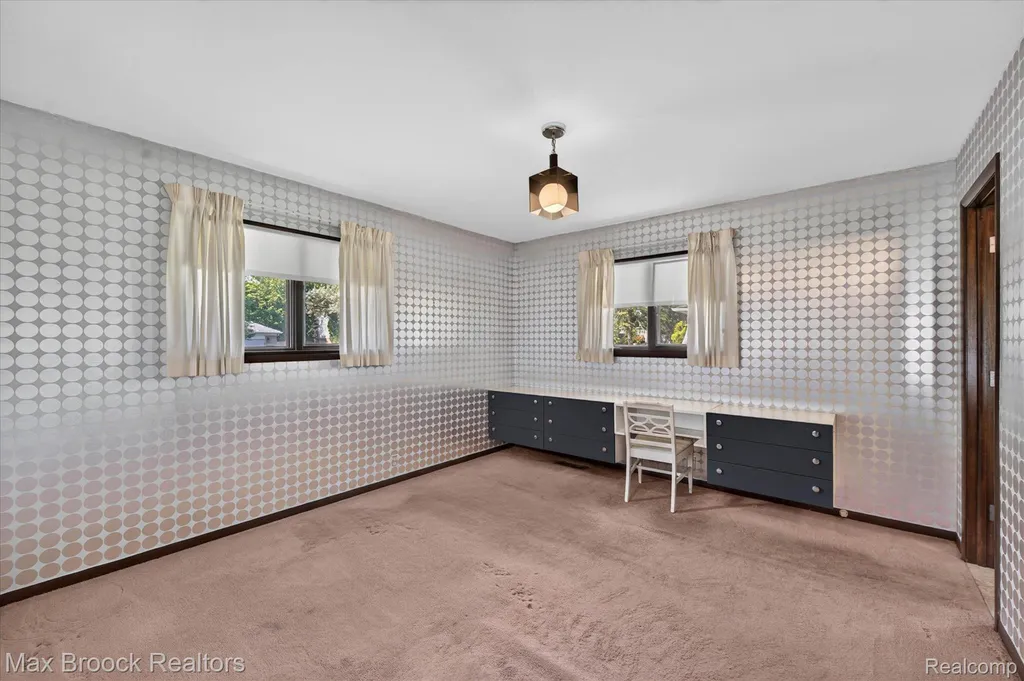 22262 Chatsford Circuit Street Southfield City MI 48034