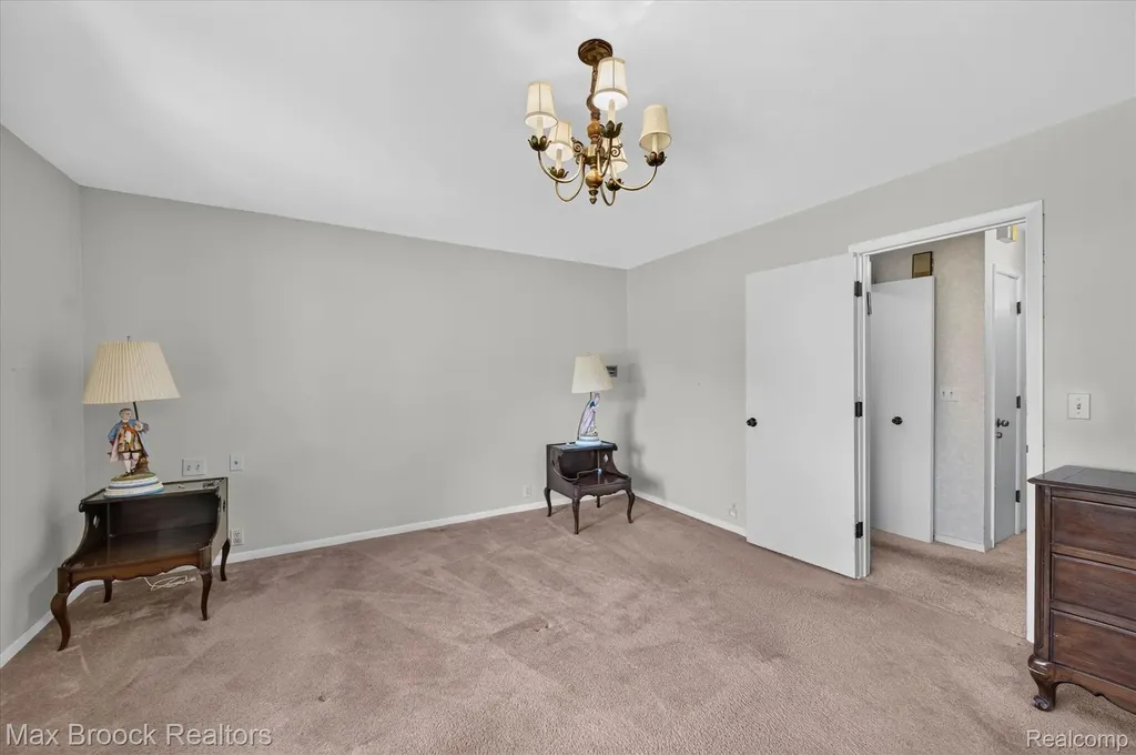22262 Chatsford Circuit Street Southfield City MI 48034