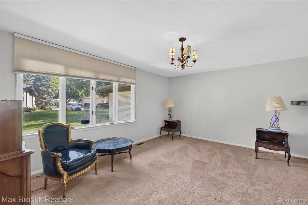 22262 Chatsford Circuit Street Southfield City MI 48034