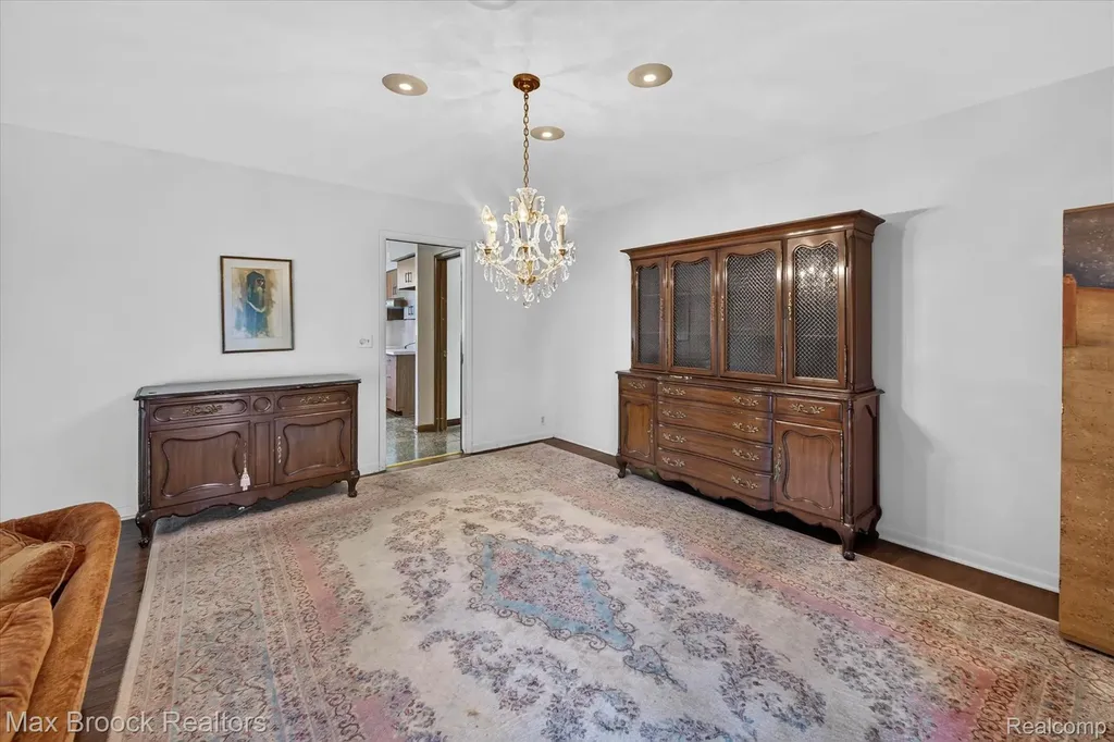 22262 Chatsford Circuit Street Southfield City MI 48034
