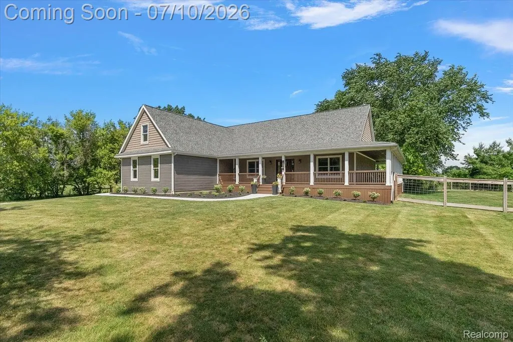 13205 Hogan Road Fenton Charter Township MI 48451
