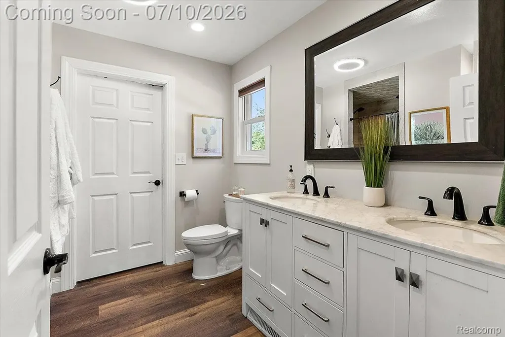 13205 Hogan Road Fenton Charter Township MI 48451