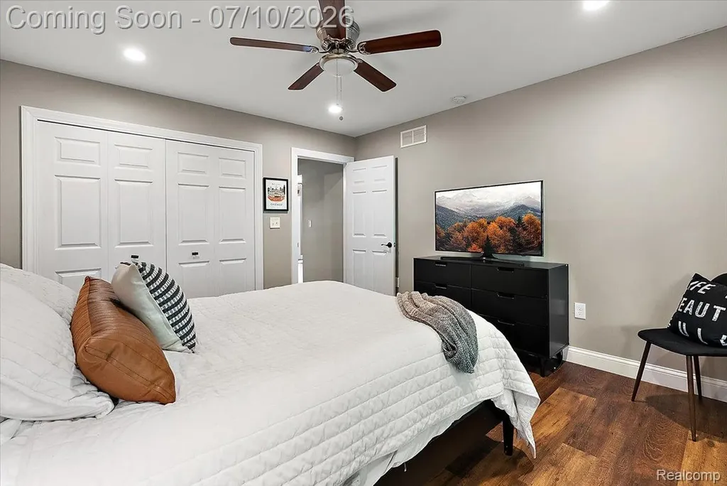 13205 Hogan Road Fenton Charter Township MI 48451