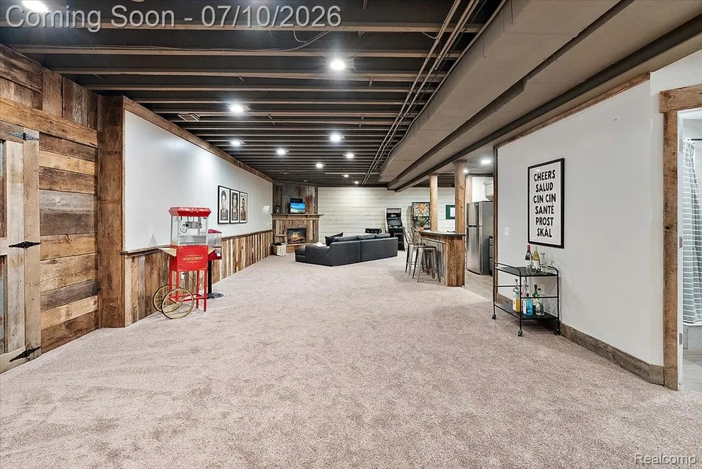 13205 Hogan Road Fenton Charter Township MI 48451