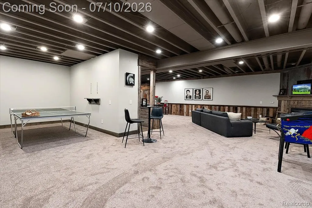 13205 Hogan Road Fenton Charter Township MI 48451