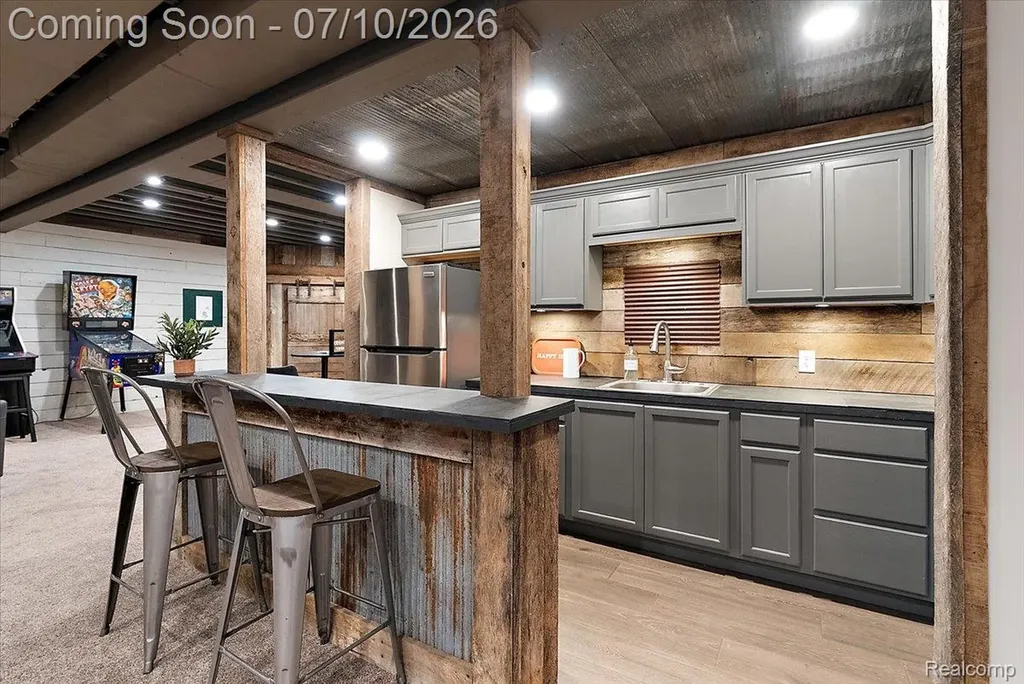 13205 Hogan Road Fenton Charter Township MI 48451