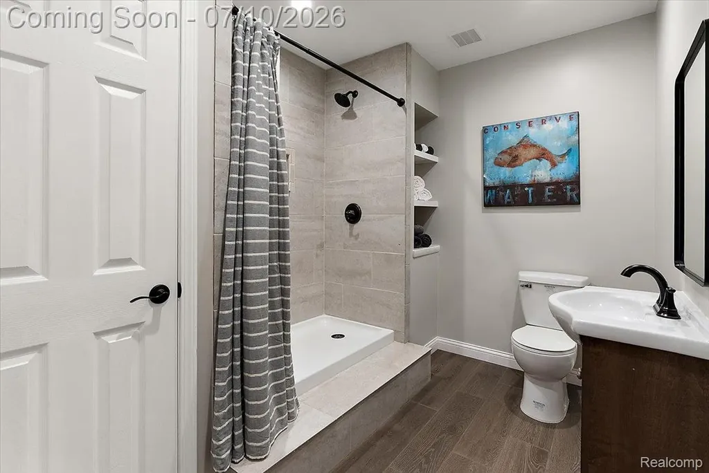 13205 Hogan Road Fenton Charter Township MI 48451