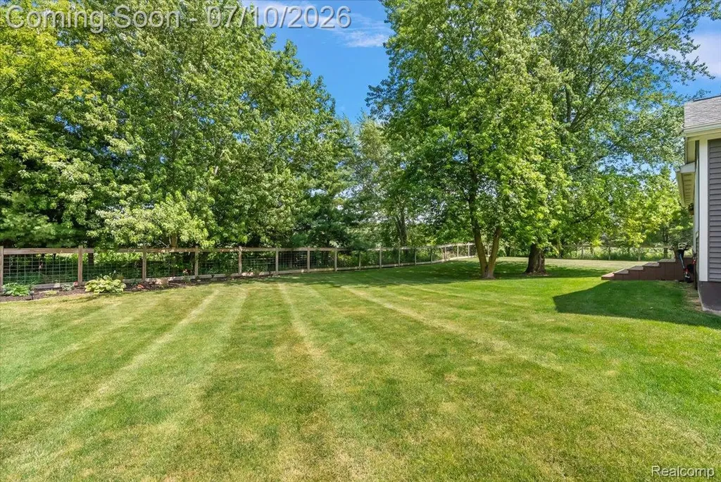 13205 Hogan Road Fenton Charter Township MI 48451
