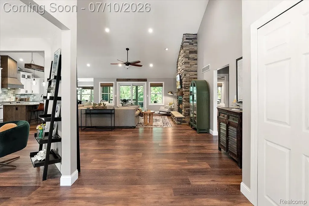 13205 Hogan Road Fenton Charter Township MI 48451