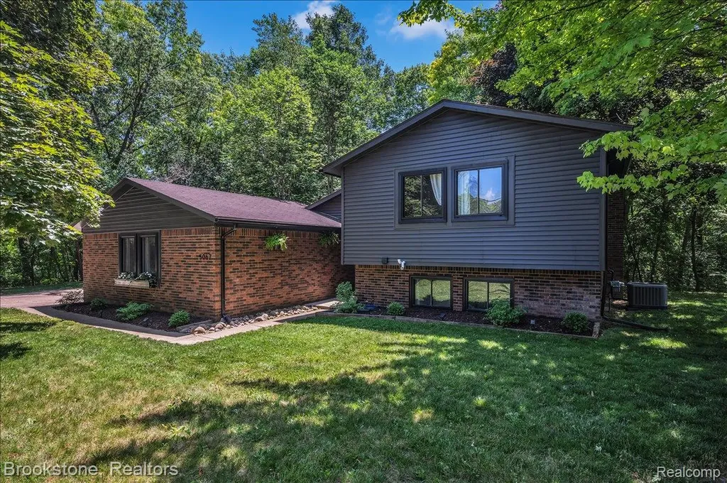 5067 Algonquin Boulevard Independence Charter Township MI 48348
