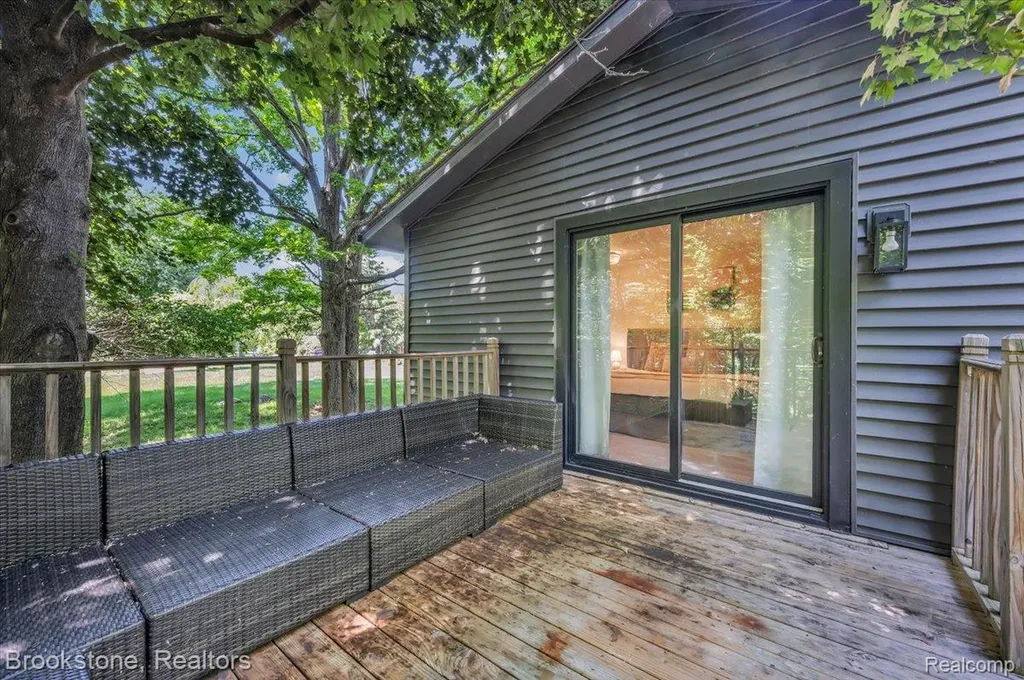 5067 Algonquin Boulevard Independence Charter Township MI 48348